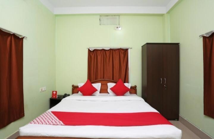 Hotel Royal Galaxy Puri Ngoại thất bức ảnh