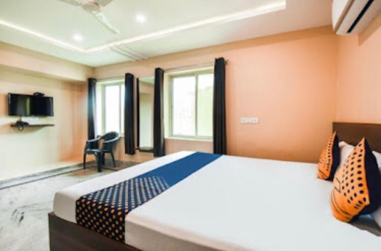 Hotel Royal Galaxy Puri Ngoại thất bức ảnh
